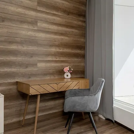 Apartment Modern In The Center Of With Air Conditioning And Balcony By Renters *