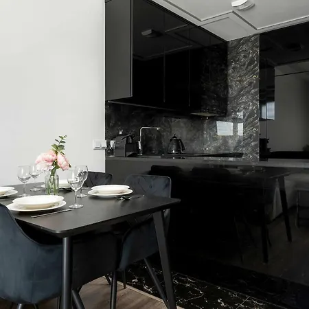 Modern In The Center Of With Air Conditioning And Balcony By Renters Wroclaw