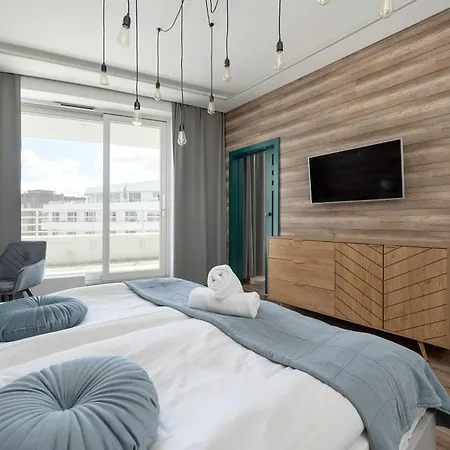 Modern In The Center Of With Air Conditioning And Balcony By Renters *