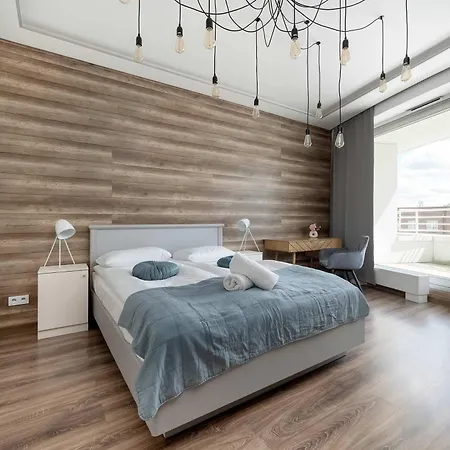 Modern In The Center Of With Air Conditioning And Balcony By Renters Wroclaw