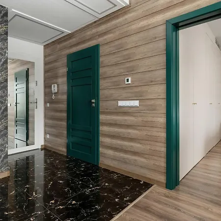 Modern In The Center Of With Air Conditioning And Balcony By Renters