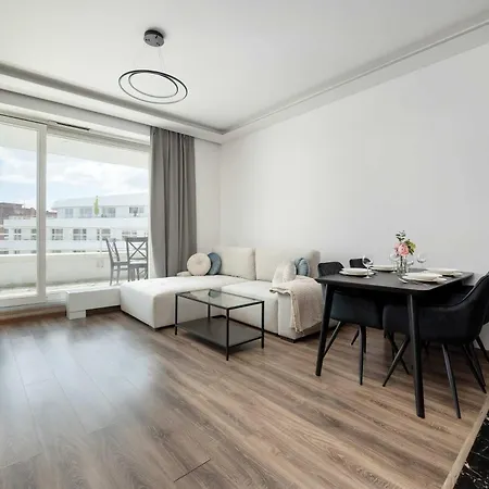Apartment Modern In The Center Of With Air Conditioning And Balcony By Renters *